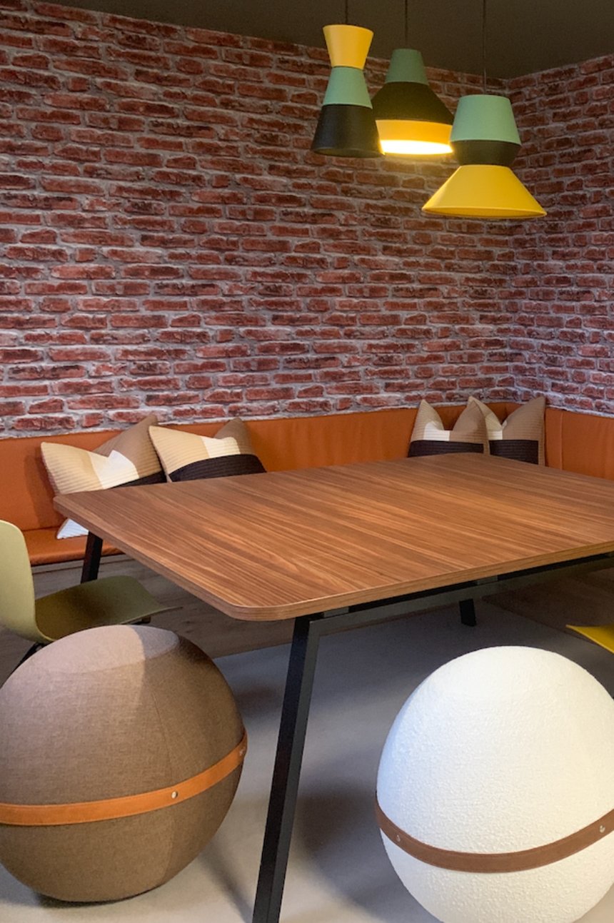 CPAM Evry - Break room reimagined with 14 Bloons